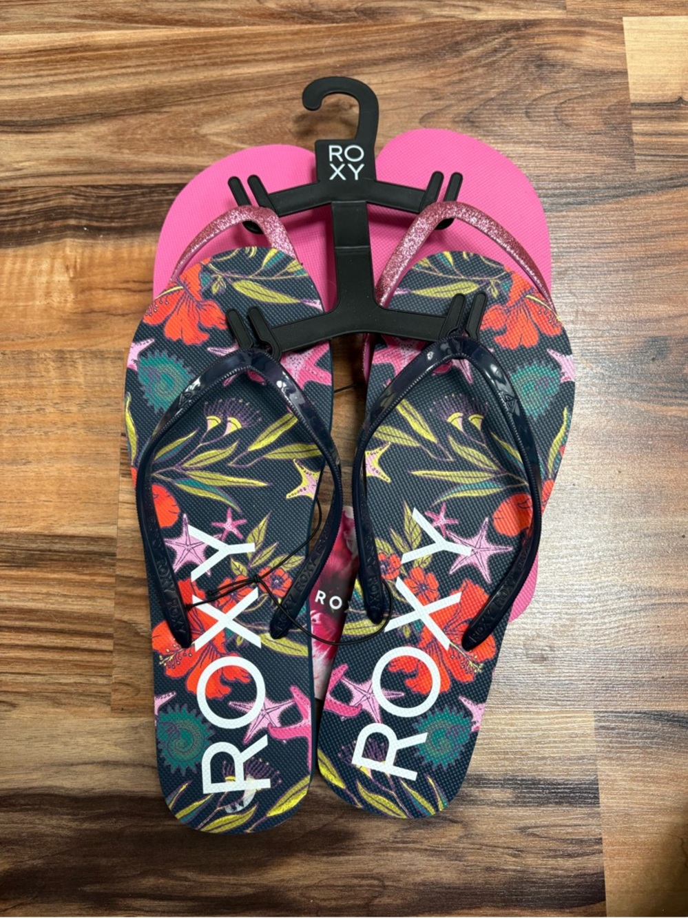 Roxy Flip Flop set in Floral and Pink size 10